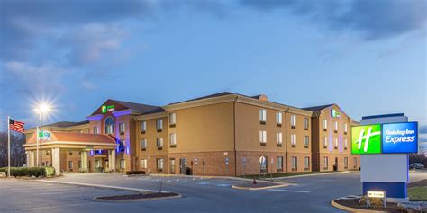 holiday inn express charles town.